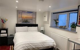 Lux Double Bed Studio By Town & Beach